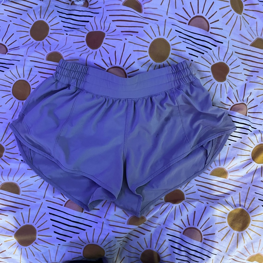 Lululemon hotty hot shorts 2.5